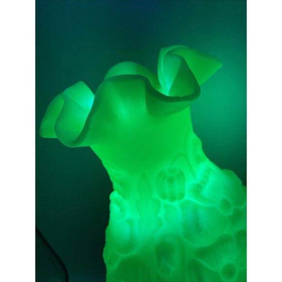 Vintage Fenton floral yellow custard poppy Uranium Shade.9.25”H,4”base,6” - Picture 16 of 16